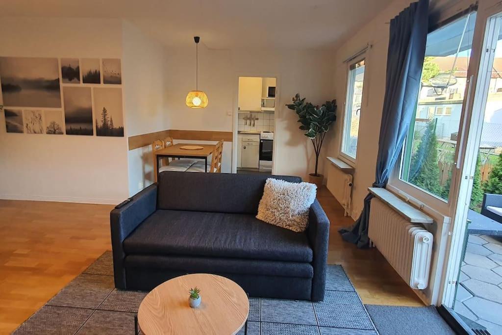Apartment With Garden Near Metro! Стокгольм Екстер'єр фото